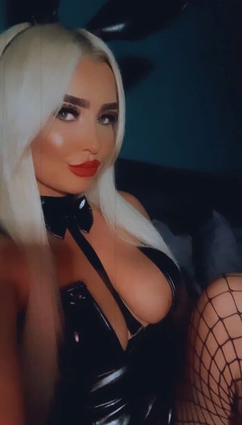 Treffen Sie das onlyfans-Modell Stacey (candyyyyyx) aus dem Gasglow-Bild in einem versauten Outfit