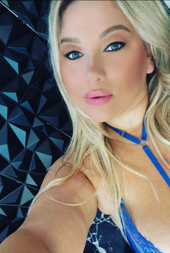 Nicole Eckert (@niicolesprague) Connecticut onlyfans model picture wearing a black dress