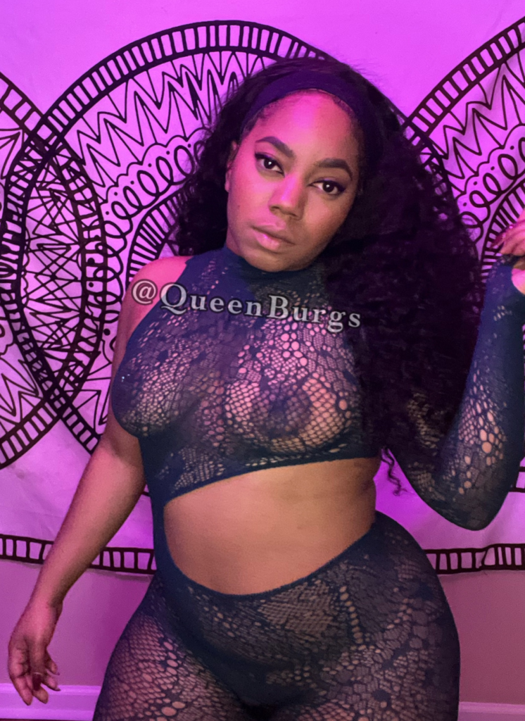 Queen Burgs (@queenburgs) onlyfans-Modell aus Mississippi, Bild in Dessous