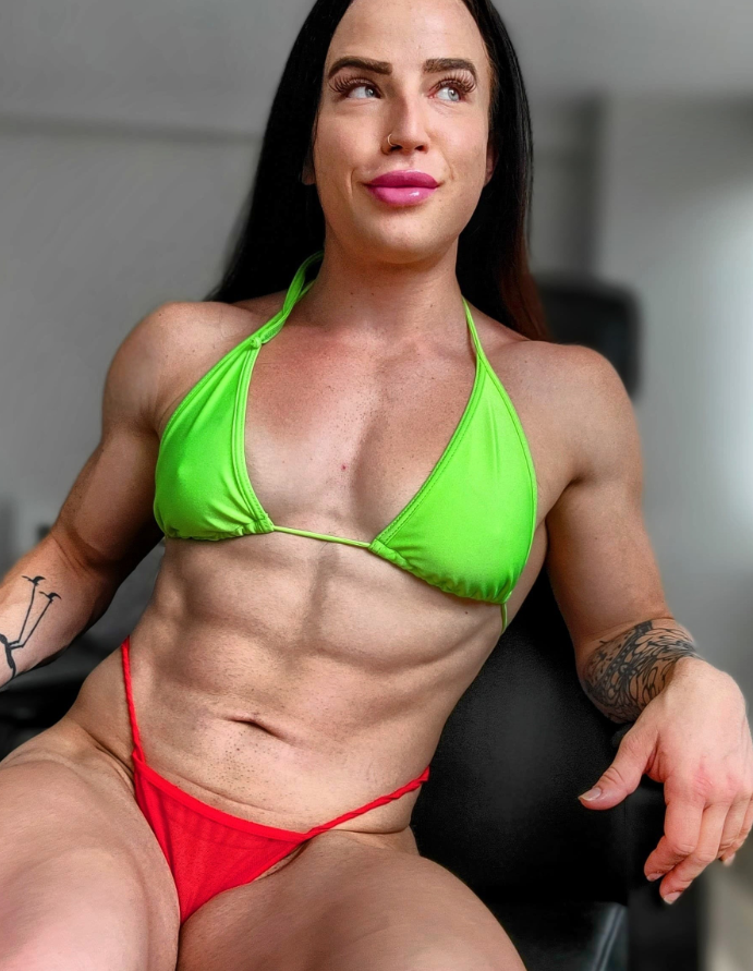 Fitbeastgoddess a Wrestler OnlyFans' photo wearing a green bra