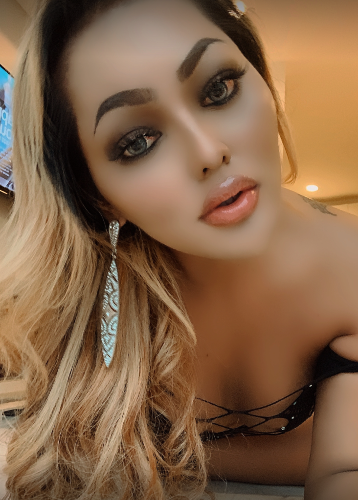 Sexy Photo of Blonde Asian OnlyFans Model Named leyla jasmine - @cynthia77 wearing large earrings